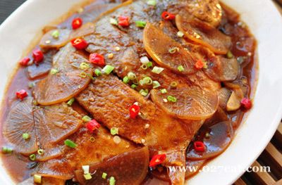 萝卜烧鲳鱼的做法 萝卜烧鲳鱼的做法