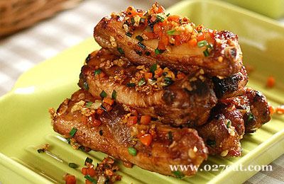 手抓蒜香骨的做法 手抓蒜香骨的做法