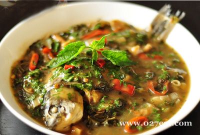 藿香烧鲫鱼的做法 藿香烧鲫鱼的做法