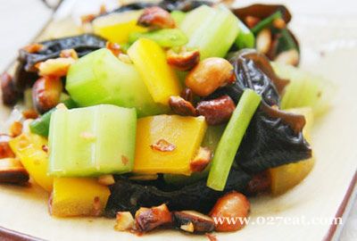 ���۰�ľ��������