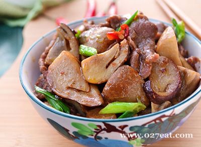 牛柳烩草菇的做法 牛柳烩草菇的做法