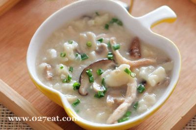 鸡肉双菇疙瘩汤的做法 鸡肉双菇疙瘩汤的做法