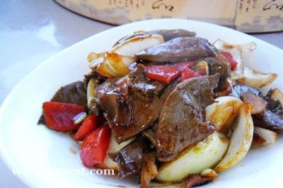 洋葱炒羊肝的做法 洋葱炒羊肝的做法