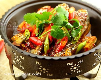 奇香黄鱼小锅仔的做法 奇香黄鱼小锅仔的做法