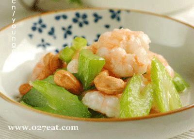 西芹腰果虾仁的做法 西芹腰果虾仁的做法