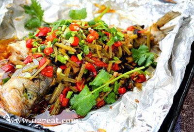 秘制锡纸包鲈鱼的做法 秘制锡纸包鲈鱼的做法