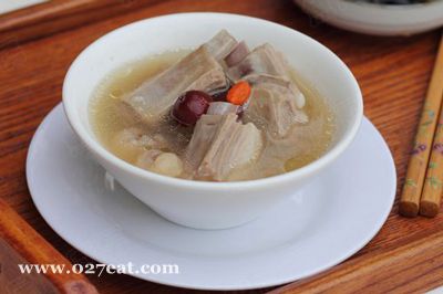 冬至暖身羊肉汤的做法 冬至暖身羊肉汤的做法