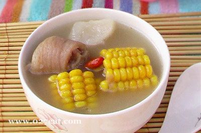 萝卜玉米猪尾汤的做法 萝卜玉米猪尾汤的做法