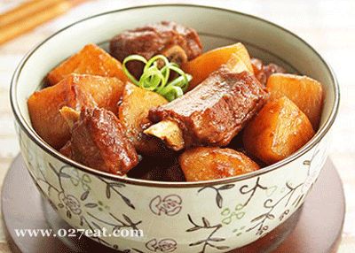 土豆烧排骨的做法 土豆烧排骨的做法