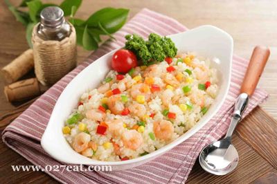 虾仁时蔬蛋炒饭的做法 虾仁时蔬蛋炒饭的做法