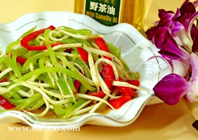 莴笋炒茭白丝的做法 莴笋炒茭白丝的做法