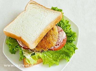 煎牛肉饼三明治的做法 煎牛肉饼三明治的做法