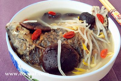 银芽香菇鲫鱼汤的做法 银芽香菇鲫鱼汤的做法