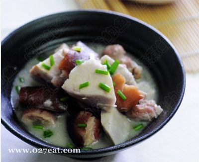 椰奶香芋腊肉煲的做法 椰奶香芋腊肉煲的做法