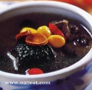 莲子白果炖乌鸡的做法 莲子白果炖乌鸡的做法