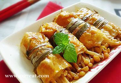 金针菇豆皮卷的做法 金针菇豆皮卷的做法