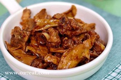 酱香笋干焖排骨的做法 酱香笋干焖排骨的做法