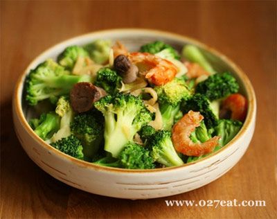 西兰花炒虾干的做法 西兰花炒虾干的做法