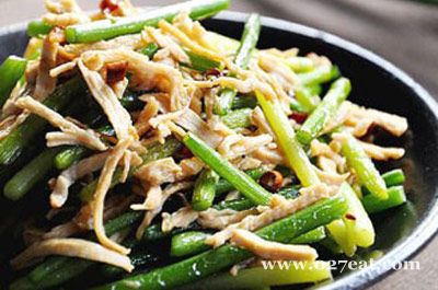 蚝油蒜苗炒鸡丝的做法 蚝油蒜苗炒鸡丝的做法
