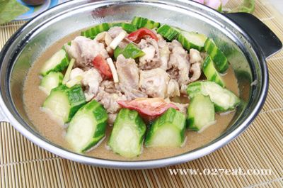 丝瓜炒滑鸡的做法 丝瓜炒滑鸡的做法