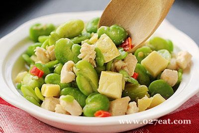 鸡肉蚕豆笋丁的做法 鸡肉蚕豆笋丁的做法