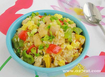 鸡丁炒饭的做法图片,如何做,鸡丁炒饭怎么做好吃详细步骤的做法