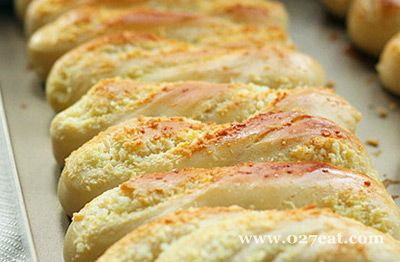 椰蓉排包的做法 椰蓉排包的做法