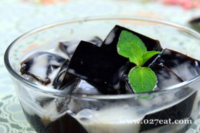 椰香龟苓膏的做法 椰香龟苓膏的做法