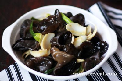 木耳炒百合的做法 木耳炒百合的做法