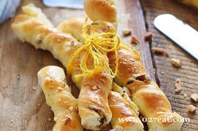 果仁扭纹面包的做法 果仁扭纹面包的做法