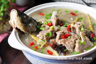 羊排鲫鱼汤的做法 羊排鲫鱼汤的做法