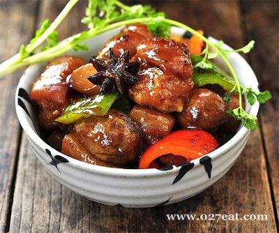 菌菇烧猪蹄的做法 菌菇烧猪蹄的做法