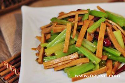 ���۳����ɵ�����