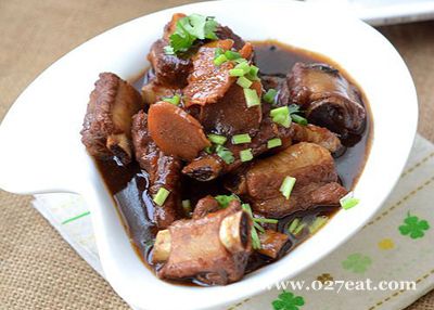 葱烧排骨的做法 葱烧排骨的做法