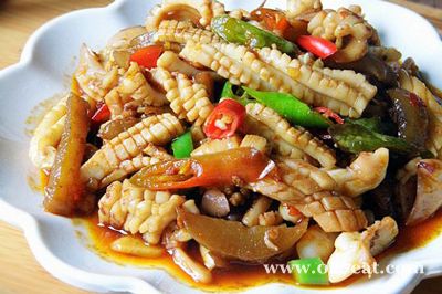 酸辣爆炒鱿鱼的做法 酸辣爆炒鱿鱼的做法