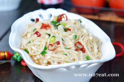 葱油金针菇的做法 葱油金针菇的做法