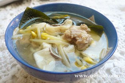 黄豆芽海带鱼片汤的做法 黄豆芽海带鱼片汤的做法