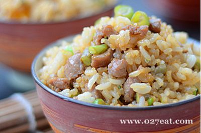 肉丁酱油炒饭的做法 肉丁酱油炒饭的做法
