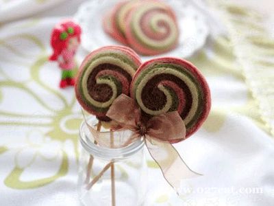 ��ɫ�����Ǳ��ɵ�����