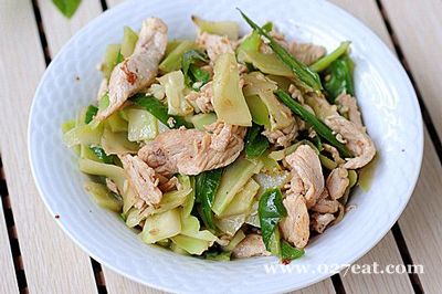 鸡胸肉炒西兰花梗的做法 鸡胸肉炒西兰花梗的做法