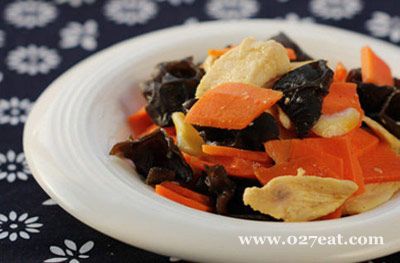 ���ܲ�ľ������Ƭ������