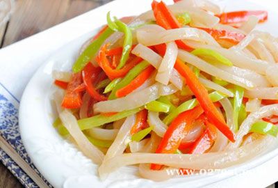 双椒炒猪皮的做法 双椒炒猪皮的做法