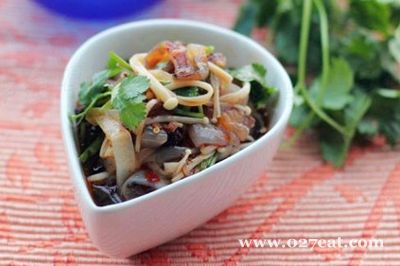 辣拌蜇皮金针菇的做法 辣拌蜇皮金针菇的做法