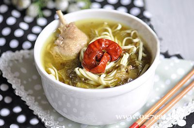 酸菜鸭肉面的做法 酸菜鸭肉面的做法