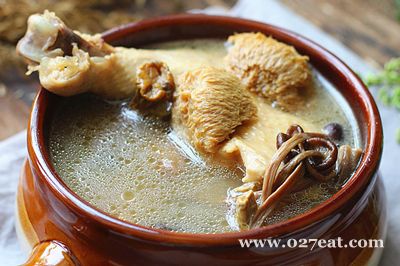 养生菌菇鸡汤的做法 养生菌菇鸡汤的做法