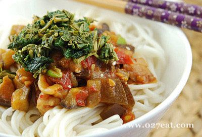 茄红鸡丁茄丁面的做法 茄红鸡丁茄丁面的做法