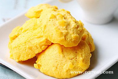 微波玉米面小饼干的做法 微波玉米面小饼干的做法