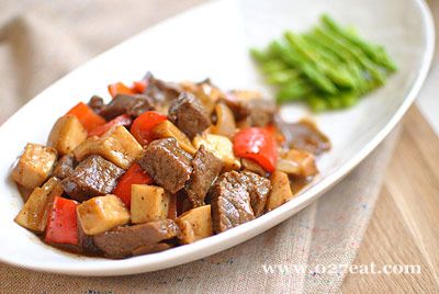 杏鲍菇黑椒牛肉粒的做法 杏鲍菇黑椒牛肉粒的做法