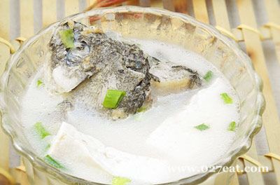 鲫鱼头豆腐汤的做法 鲫鱼头豆腐汤的做法