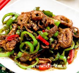 椒香回锅肥肠的做法 椒香回锅肥肠的做法